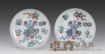 清嘉庆 斗彩博古碟(一对) 直径11cm